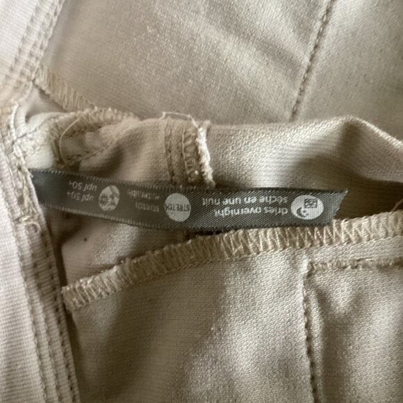 Lolë Bermuda Shorts SPF50+ Stretch Sz 10 Light Beige 120J - Picture 8 of 11